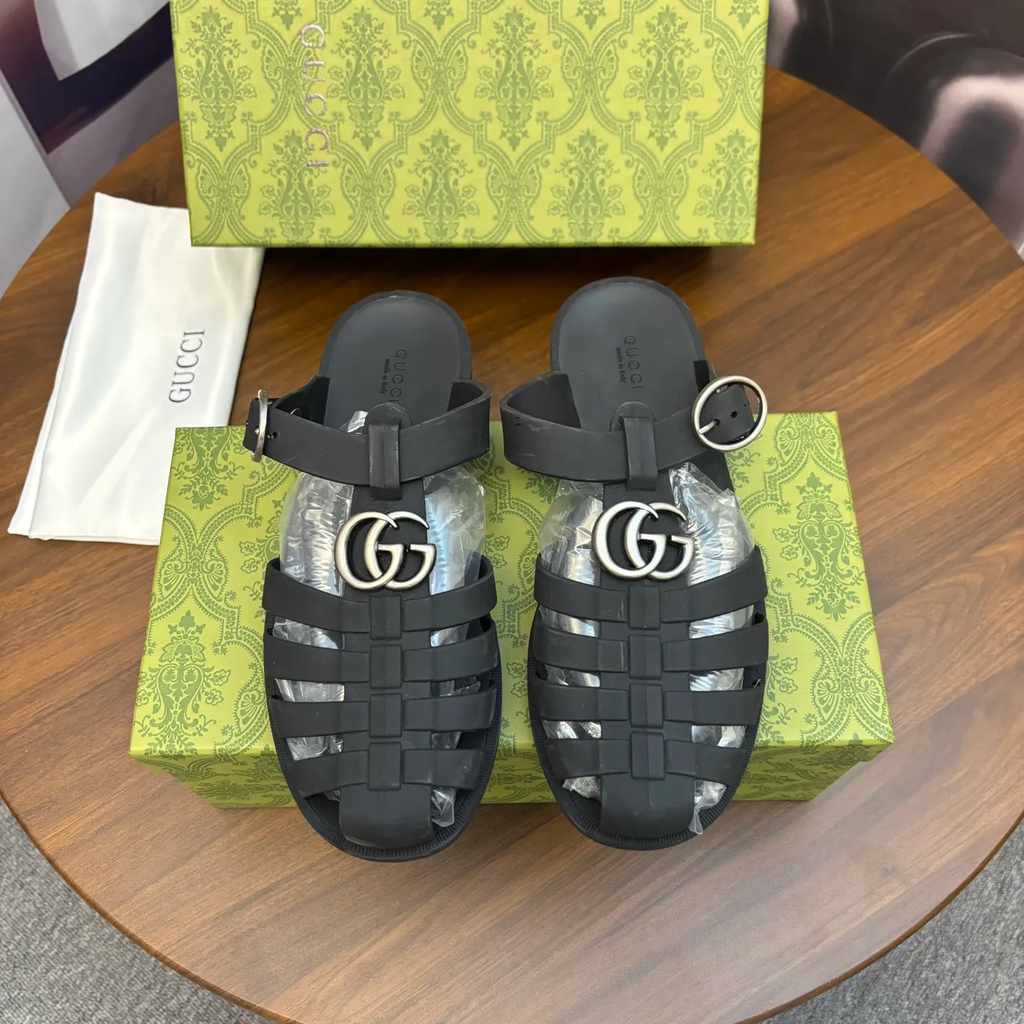 Men's shoes 260💰 [Gucci] Counter quality, top-quality original goods, real photos! Original TPU material, fine workmanship, comfortable; genuine 1:1 replica Size: 38 ~ 46